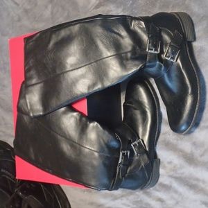 UNLISTED by Kenneth Cole